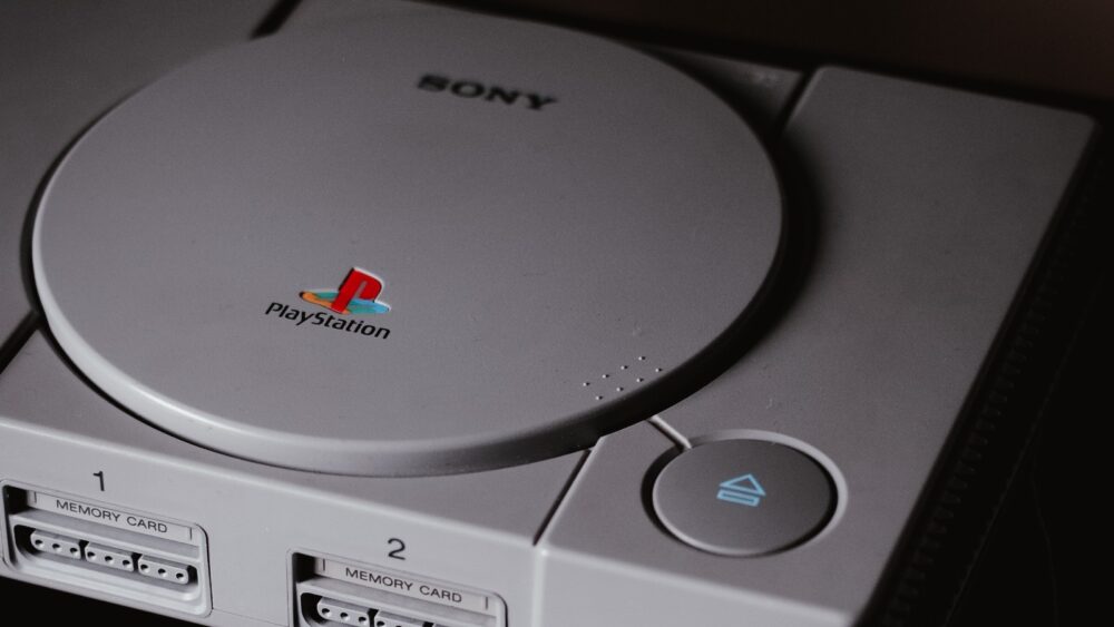 is it possible to run a ps1 disc using an emulator on mac?